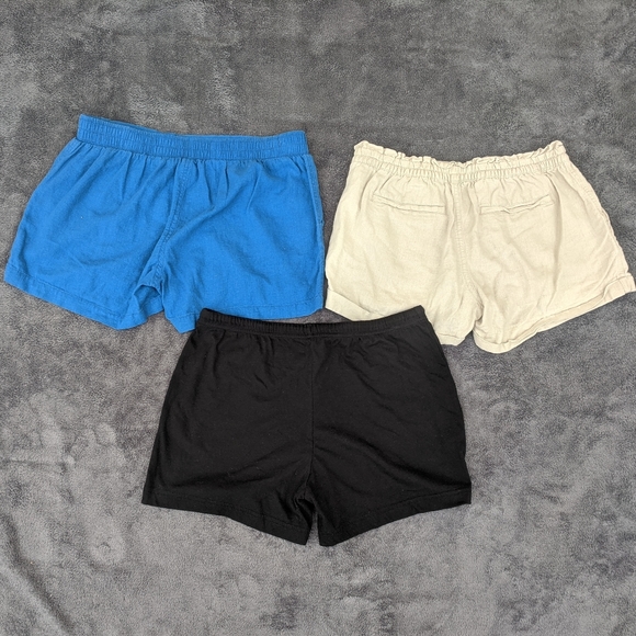 3 Pairs shorts blue, black and beige. - Picture 3 of 3